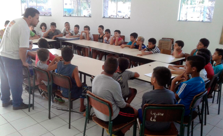 BOM NA ESCOLA, BOM DE BOLA