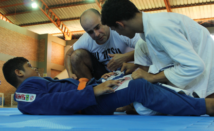 AULAS DE JIU-JITSU