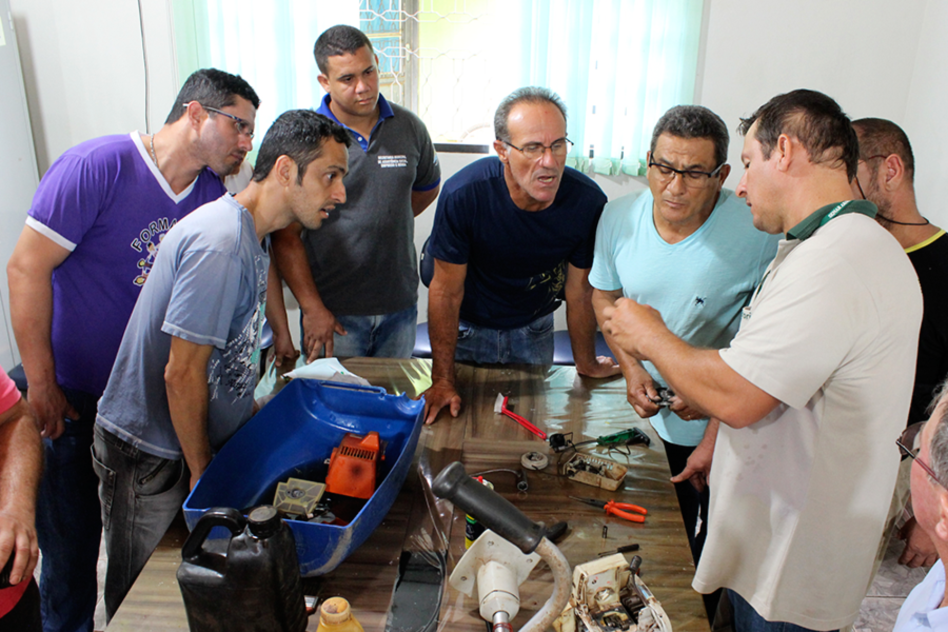 CURSO DE OPERAÇÃO E MANUTENÇÃO DE MOTOSSERRA