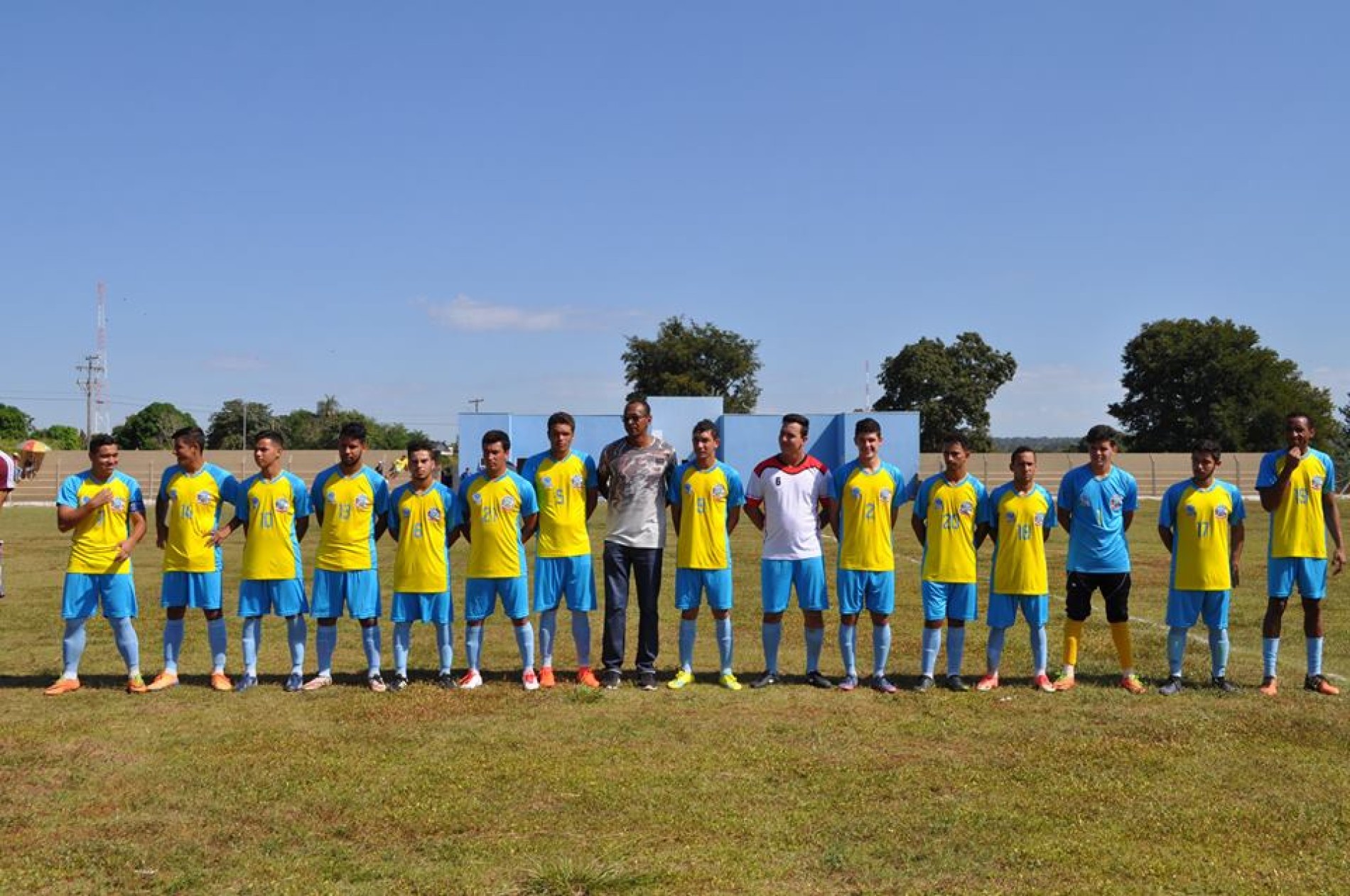 AMISTOSO DE FUTEBOL 