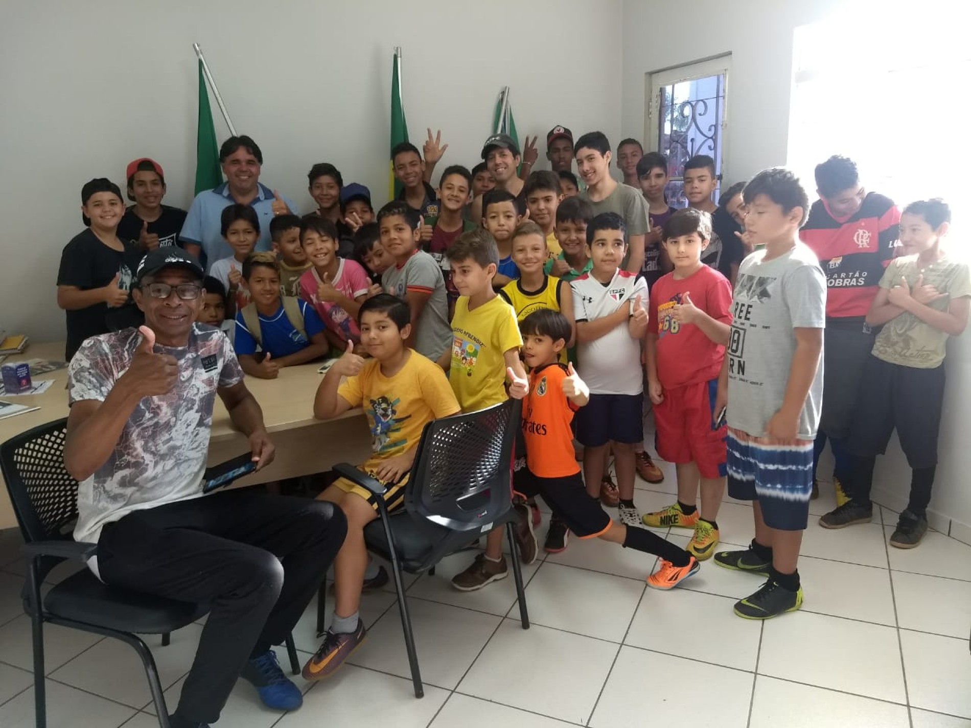 VISITA DO PROJETO BOM DE BOLA E BOM NA ESCOLA