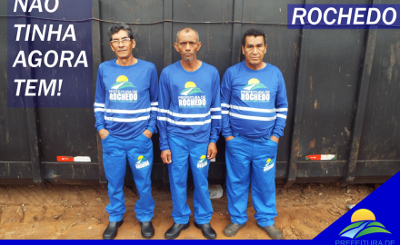 GARIS RECEBERAM DA PREFEITURA KITS COM UNIFORMES