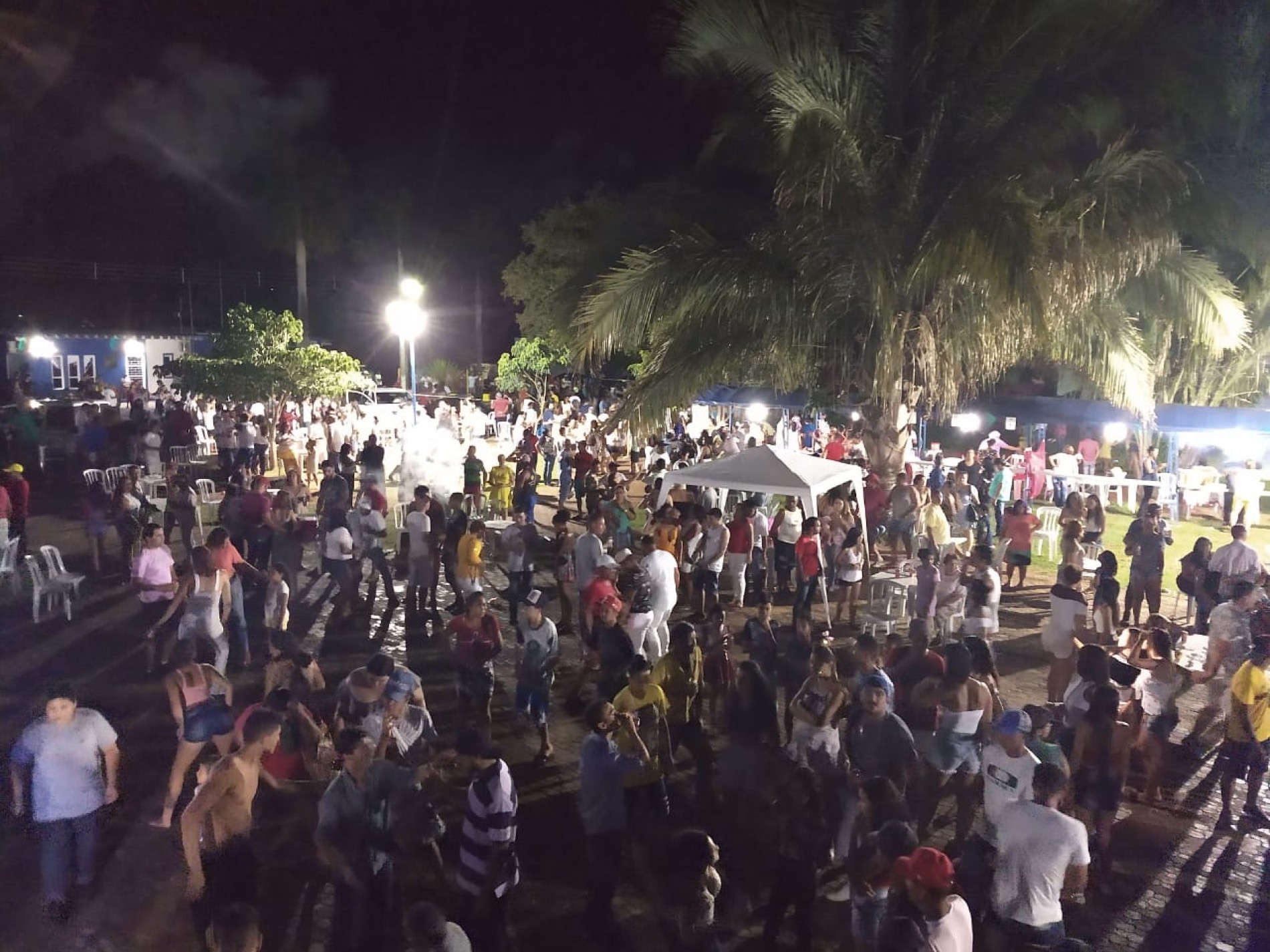 Prefeitura Municipal realiza o  Show da Virada na praça central.