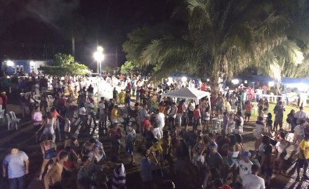 Prefeitura Municipal realiza o  Show da Virada na praça central.