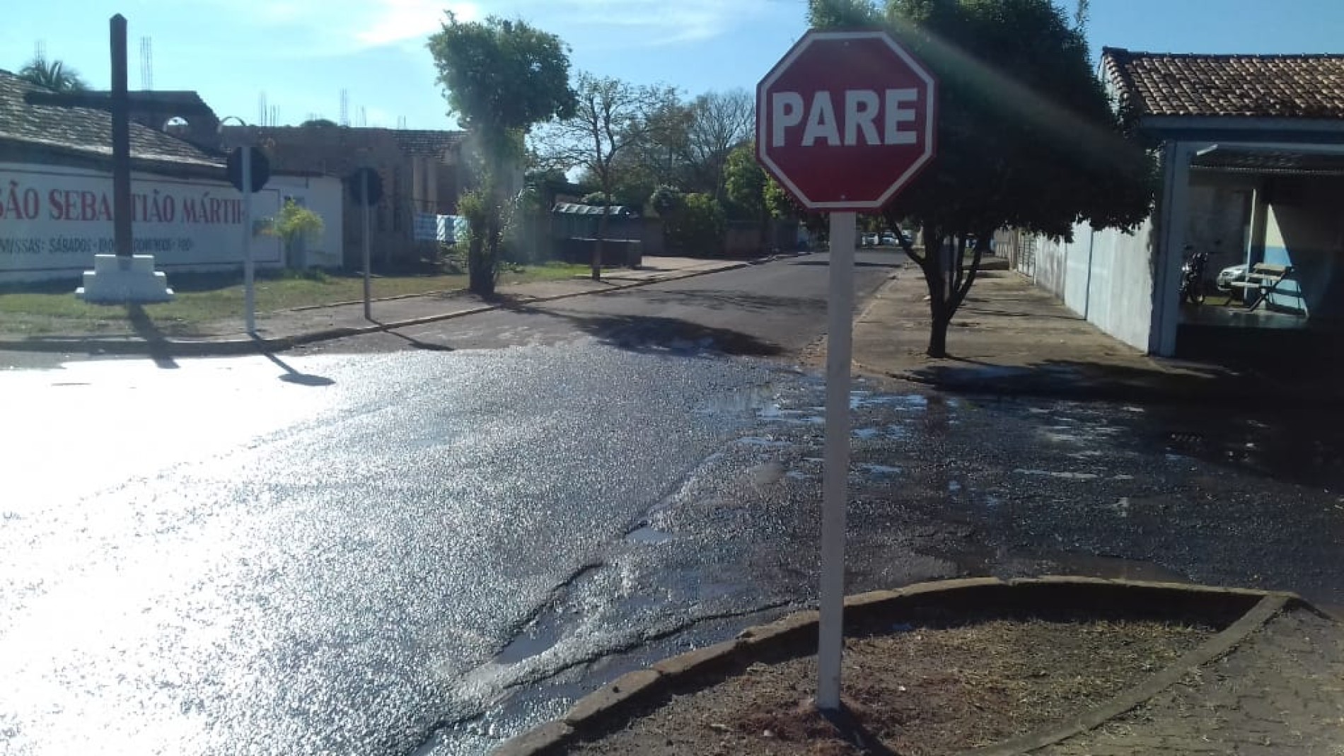 A SINALIZAÇÃO VIÁRIA DE ROCHEDO JÁ COMEÇOU