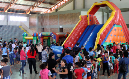 Alunos das Escolas do Município ganharam um dia de MUITO lazer.
